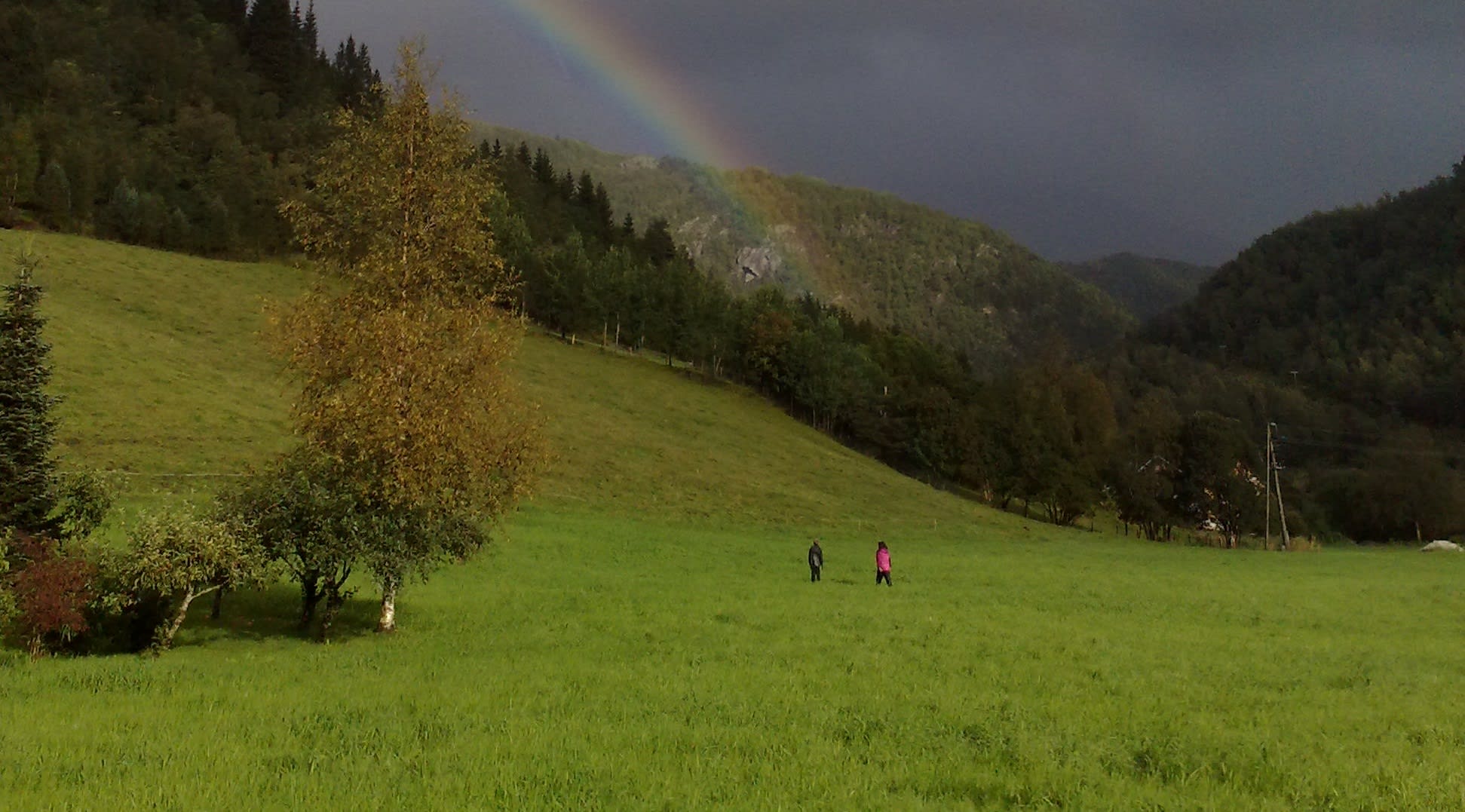 Skywatch Friday – Kids and rainbows|Skywatch fredag – Barn og regnbuer